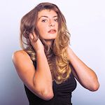 Frisurensommer 2015:<br>Haarverlängerung mit Echthaartressen aus indischem Echthaar