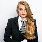 Frisurensommer 2015:<br>Haarverlängerung mit Echthaartressen aus indischem Echthaar