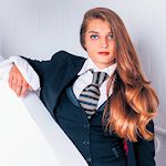 Frisurensommer 2015:<br>Haarverlängerung mit Echthaartressen aus indischem Echthaar