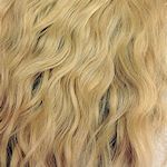 Das Echthaar wurde mit Naturhaarfarben schonend einfärbt. Anders als viele anderen Anbieter benutzen wir keine schädlichen Textilfarben.