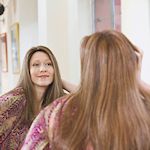 Kundin H. mit hochwertige Echthaarperücke. Jede Menge schöner Frisuren sind möglich!